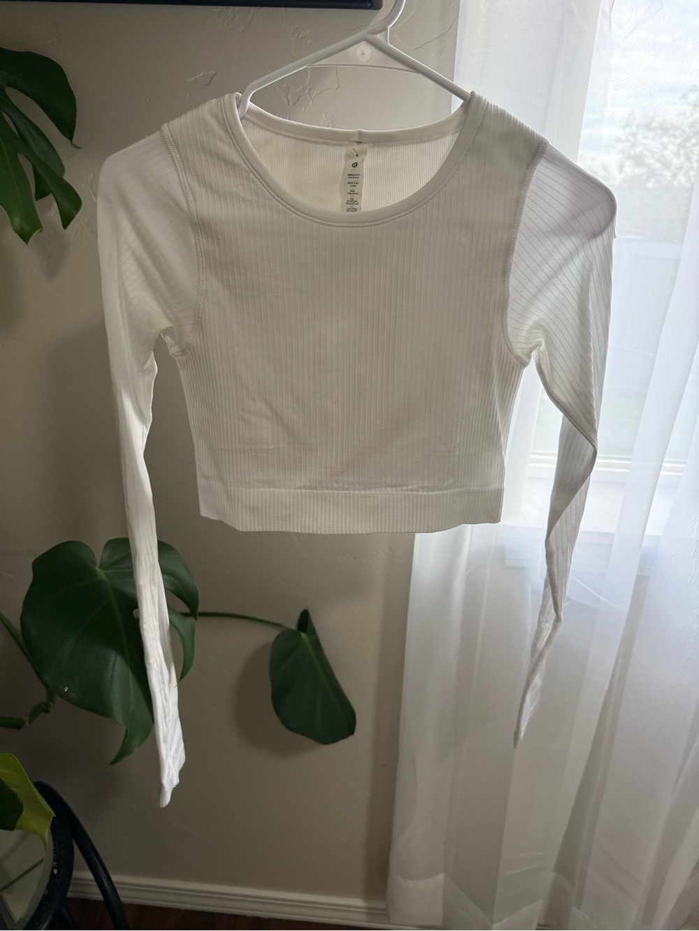 lululemon athletica Ebb To Street Crop *hole on sleeve*